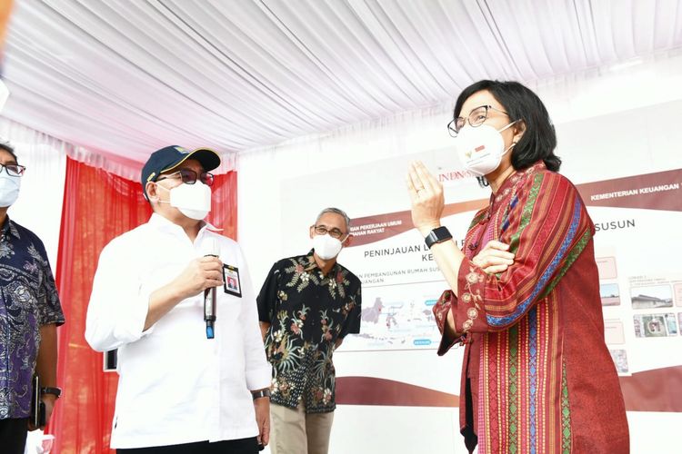 Menteri Keuangan Sri Mulyani Indrawati ketika kunjungan kerja ke Papua dan meresmikan Rusunara, Jumat (26/11/2021).