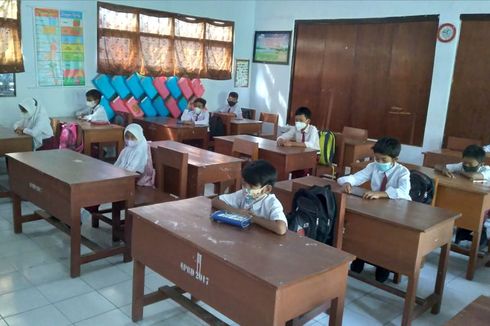 367 Sekolah di Banyuwangi Mulai PTM, Siswa Dibatasi 50 Persen