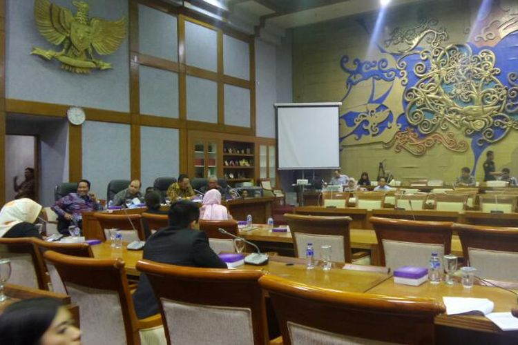 Rapat Badan Legislasi DPR RI bersama perwakilan DPD RI untuk meminta masukan terkait pembahasan revisi UU MD3, di Kompleks Parlemen, Senayan, Jakarta, Kamis (6/4/2017).