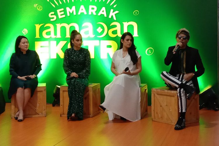 Raisa Andriana, Cinta Laura, dan Atta Halilintar menghadiri jumpa pers Semarak Ramadan Ekstra Tokopedia di Istora GBK, Jakarta Pusat, Kamis (16/5/2019).