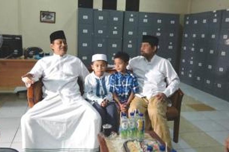 Wakil Gubernur Jawa Timur Syaifullah Yusuf, saat menghadiri acara pengajian di kampus STAIN Jember, Jawa Timur, Rabu (23/4/2014) malam. 