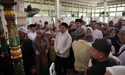 Hadiri Tradisi Batumbang Apam di Desa Pajukungan, Bupati HST Sebut Ini Tradisi Penting