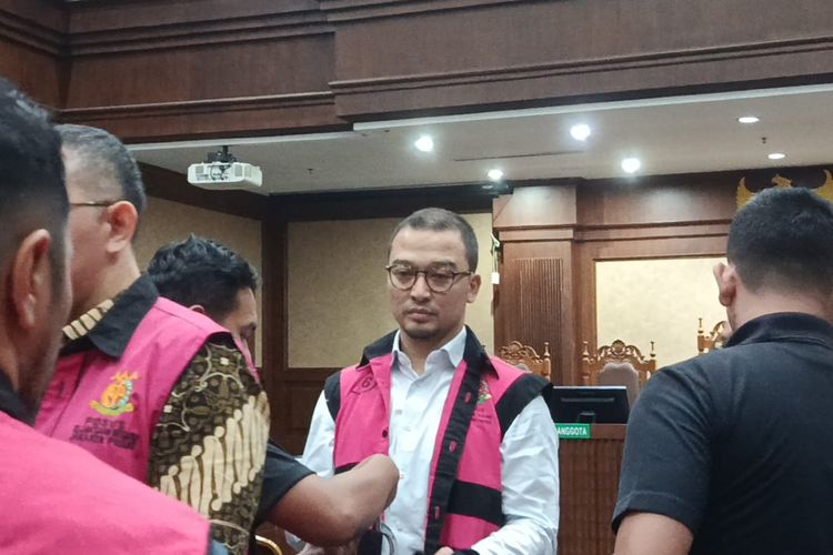Terdakwa sekaligus Komisaris PT JMN sekaligus Direktur Utama PT OTM, Gading Ramadhan Joedo dalam sidang lanjutan kasus dugaan korupsi tata kelola minyak mentah dan produk kilang PT Pertamina Persero di Pengadilan Tipikor Jakarta, Jumat (20/2/2026)