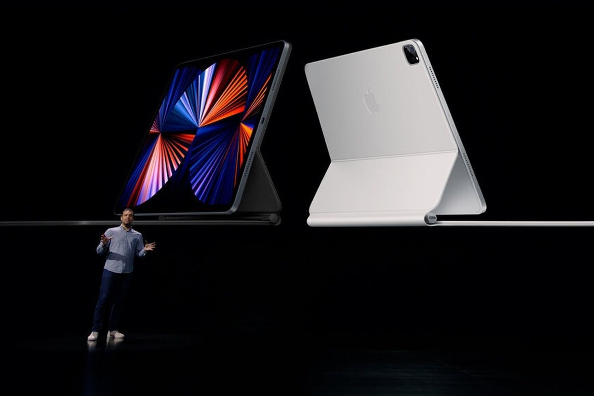 Product Manager Apple, Raja Bose dalam acara peluncuran bertajuk Spring Loaded yang digelar secara online, Selasa (20/4/2021)