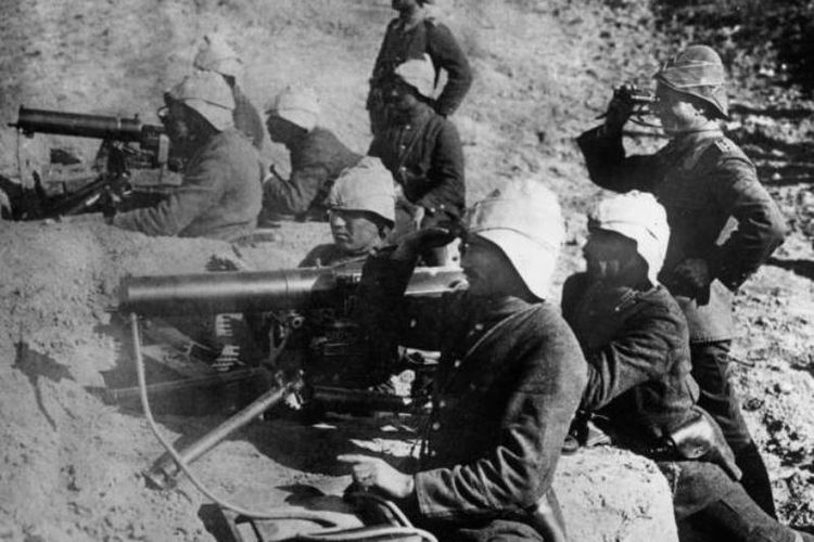 Pasukan Ottoman yang mempertahankan Gallipoli menggunakan senapan mesin MG-80 untuk menghambat laju pasukan Sekutu.