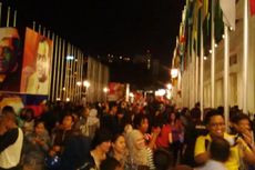 Hingga Rabu Malam, Kerumunan Warga Padati Jalan Asia Afrika di Bandung