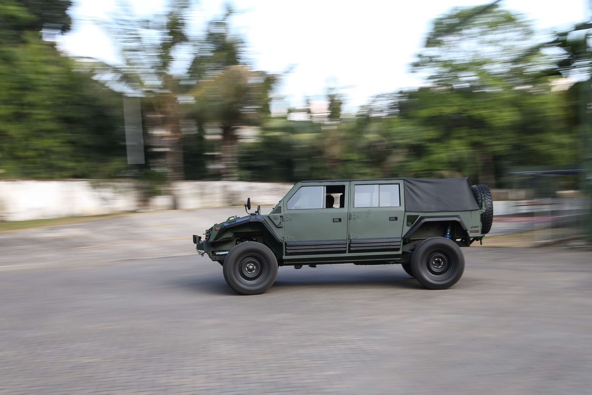 Prototipe kendaraan taktis (rantis) Maung 4x4 produksi PT Pindad di Bandung, Jawa Barat, Rabu (22/7/2020). Kendaraan ini digunakan beberapa waktu lalu oleh Menteri Pertahanan, Prabowo Subianto dan rencananya akan diproduksi secara massal.