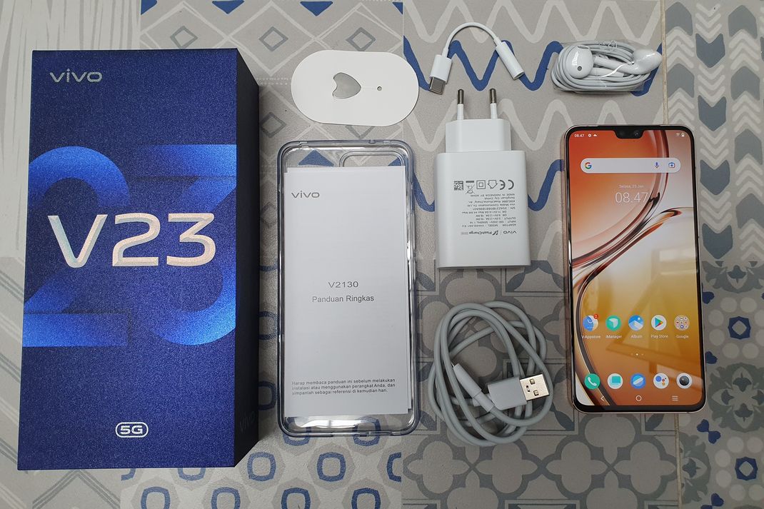 Isi paket penjualan Vivo V23 Indonesia