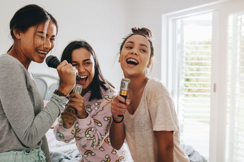 Serunya Karaoke di Rumah lewat Aplikasi