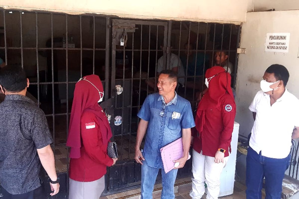 Tim gabungan dari Polda Sumut mendatangi kerangkeng di belakang rumah Bupati nonaktif Langkat, Terbit Rencana Perangin-angin.