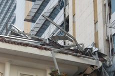 PNS DKI Mengira Ada Bom Saat Kanopi Gedung G Balaikota Runtuh