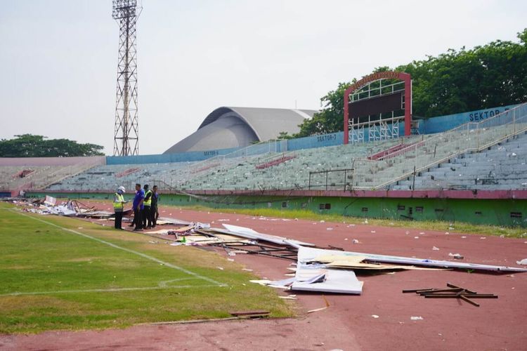Berserakan kondisi terkini Stadion Gelora Delta Sidoarjo