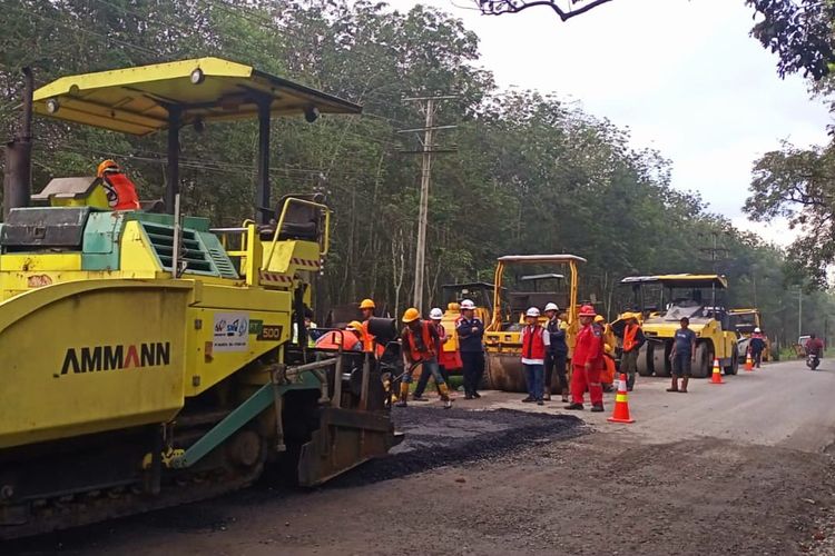 Salah satu proyek pembangunan jalan provinsi untuk kepentingan strategis daerah tahun jamak di Sumut yang targetnya rampung pada 2023 ini. 