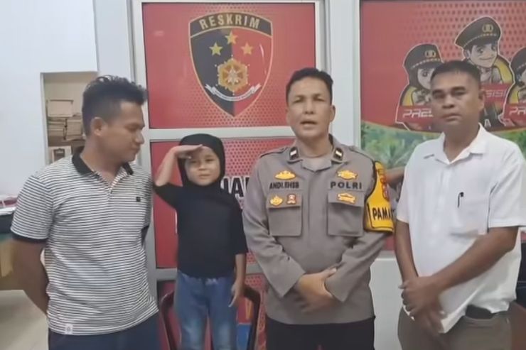 Viral Ekspresi Gemas Bocah 5 Tahun di Labuhan Batu, Berjoget Saat Diumumkan Hilang oleh Polisi