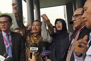 Tak Ditahan dalam Kasus Ijazah Jokowi, Roy Suryo dan dr Tifa Dijamin Keluarga