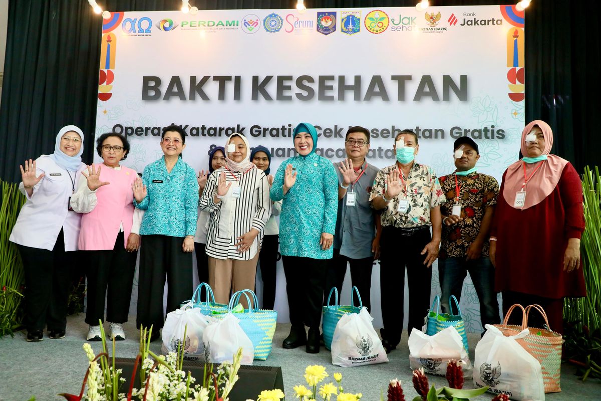 Tim Penggerak Pemberdayaan dan Kesejahteraan Keluarga (TP PKK) Pusat berkolaborasi dengan TP PKK Provinsi DKI Jakarta menggelar acara Bakti Kesehatan di Rumah Sakit Khusus Daerah (RSKD) Duren Sawit, Jakarta, Rabu (10/12/2025). 
