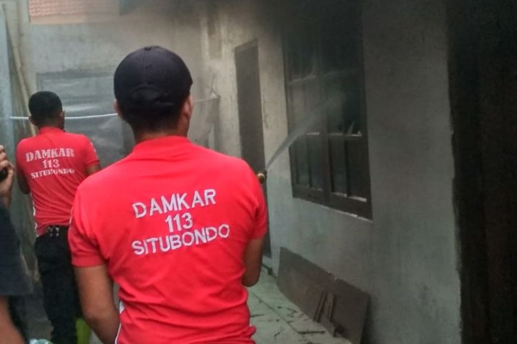 Kantor Paswascam di Jalan Cempaka RT 01 RW 04, Lingkungan Mulya Utama, Kelurahan Patokan, Kecamatan Situbondo, Kabupaten Situbondo, Provinsi Jawa Timur terbakar pada Minggu (21/1/2024).