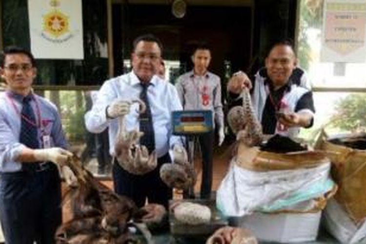 Polda Sumsel berhasil membongkar praktik penjualan trenggiling beku.