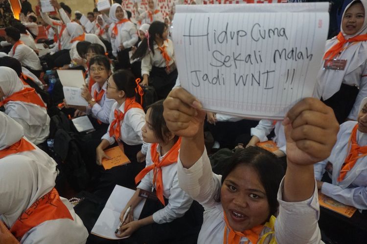 Pesan Cinta “Hidup Cuma Sekali Malah Jadi WNI” Warnai Orientasi Maba FISIP UB
