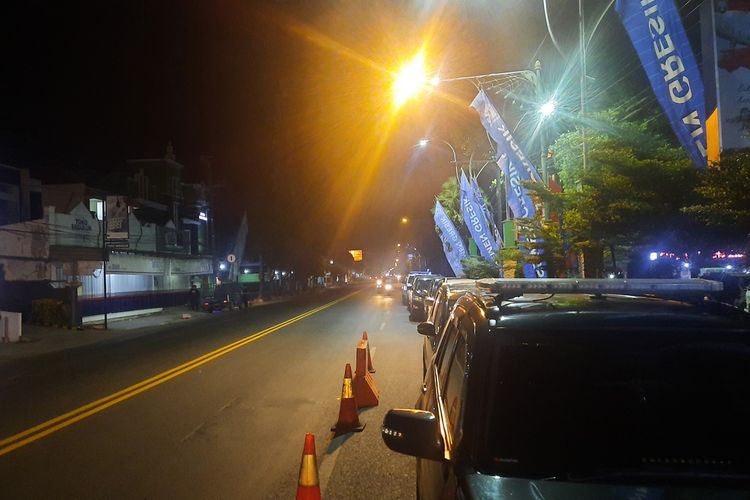 Kondisi jalur pantura di Kabupaten Rembang, Jawa Tengah, pada Kamis (28/4/2022) malam