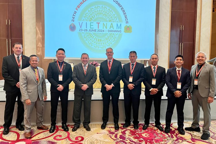 Para delegasi dari Polri dalam kegiatan Konferensi FBI Asia Pasifik ke-24 di Vietnam.