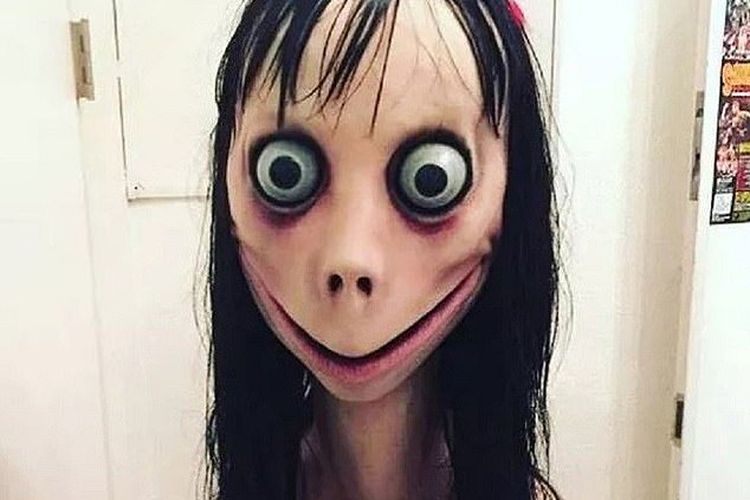 Momo Challenge, yang pertama kali dilaporkan pada Juli 2018, melihat pengguna diburu dengan gambar-gambar menakutkan dan pesan kekerasan yang mengarah ke seruan bagi pemain untuk bunuh diri.