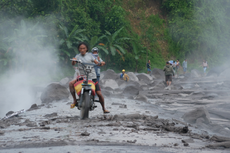 Jembatan Limpas Jugosari Tertimbun Material Erupsi Semeru, Satu Dusun di Lumajang Terisolasi