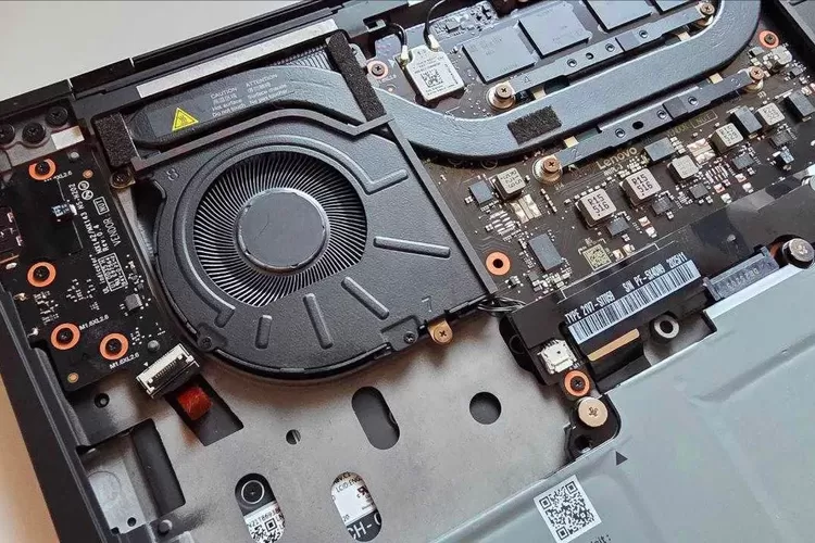 Tampilan desain komponen Lenovo ThinkPad X1 yang mengusung desain Space Frame