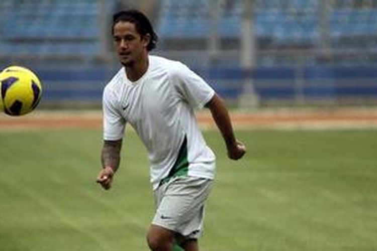 Bintang sepak bola Indonesia, Irfan Bachdim.