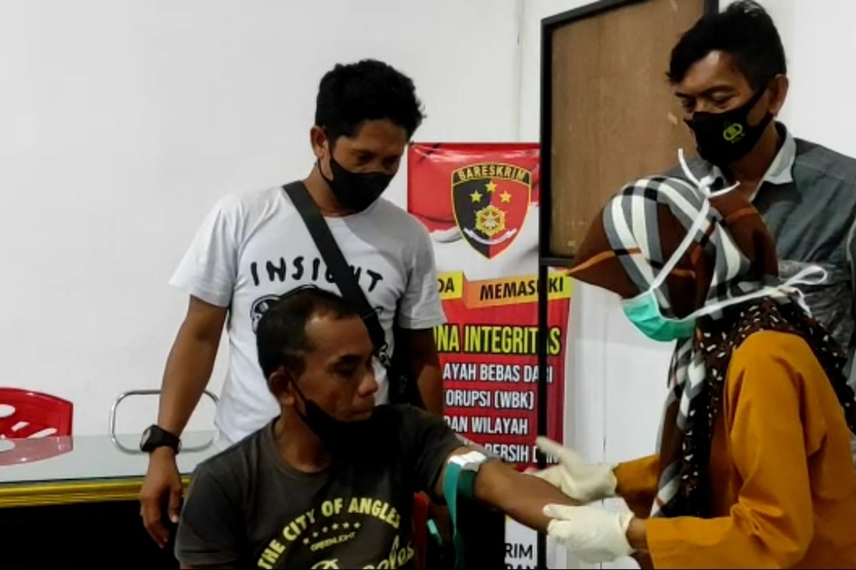 Dinas Kesehatan Periksa Kesehatan Joki Vaksin di Pinrang