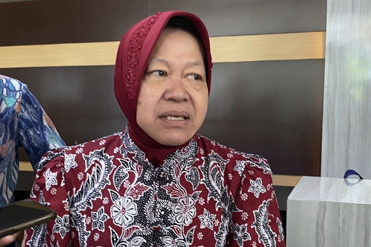 Cagub Jatim nomor urut 3, Tri Rismaharini, di Kantor PW Muhammadiyah Jatim, Jumat (4/10/2024).