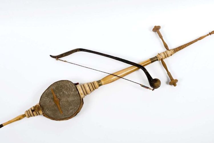 Rebab adalah salah satu alat musik gesek tradisional Indonesia