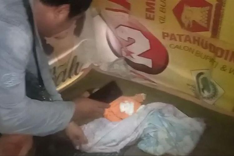 Bayi Enjel yang baru berumur 5 bulan meninggal di tangan orang tuanya sendiri, Polisi telah menangkap orang tua korban, Rabu (31/07/2019).