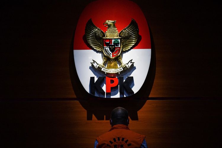 The results of a survey from the Indonesian Survey Agency (LSI) revealed the growing pessimism in fighting corruption in Indonesia.