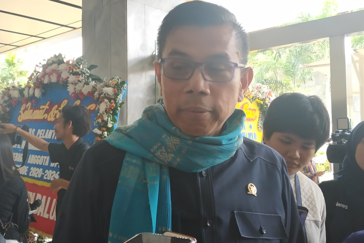 Anggota Komisi III DPR dari Fraksi Partai Demokrat Hinca Panjaitan di Kompleks Parlemen, Senayan, Jakarta, Rabu (22/1/2020).