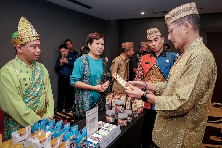 Menparekraf Sandiaga Salahuddin Uno, saat menghadiri kegiatan Beti Dewi 2024 yang berlangsung di Aston Hotel Gorontalo, Rabu (28/2/2024).