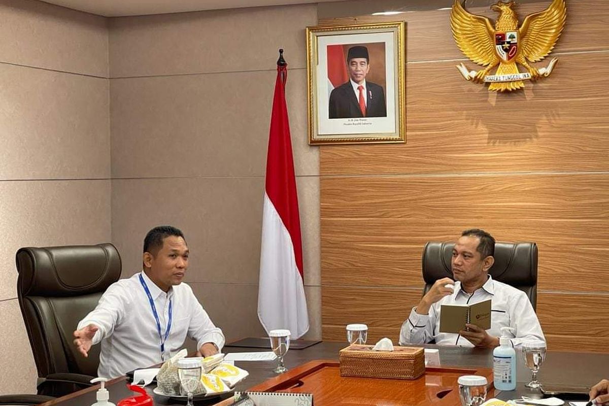 Bupati Lumajang Thoriqul Haq mengadukan permasalahan tambang pasir kepada wakil ketua KPK Nurul Ghufron