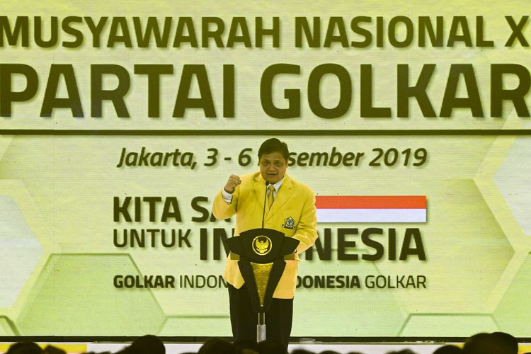 Ketua Umum Partai Golkar Airlangga Hartarto memberikan pidato politiknya pada pembukaan Musyawarah Nasional (Munas) Partai Golkar di Jakarta, Selasa (3/12/2019). Agenda munas ini digelar untuk menentukan Ketua Umum Golkar periode 2019-2024.