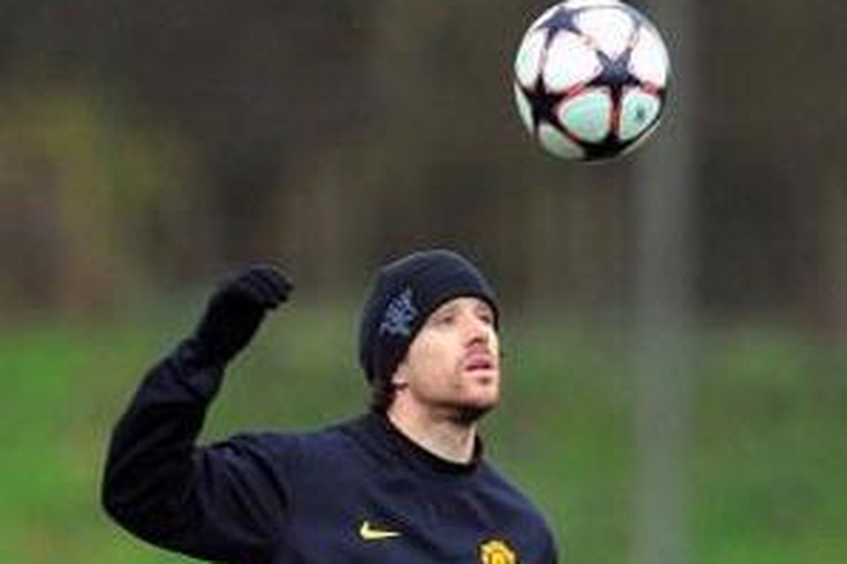 Gelandang Manchester United, Owen Hargreaves, berlatih di kompleks latihan Carrington, Manchester, pada November 2009.