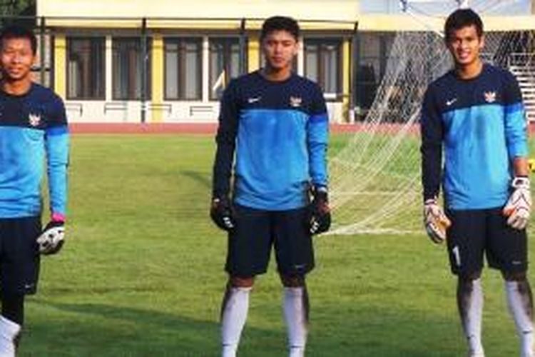 Tiga kiper Tim Nasional Indonesia U-19, Awan Seto, Muhammad Diki Indrayana, dan Ravi Murdianto.   