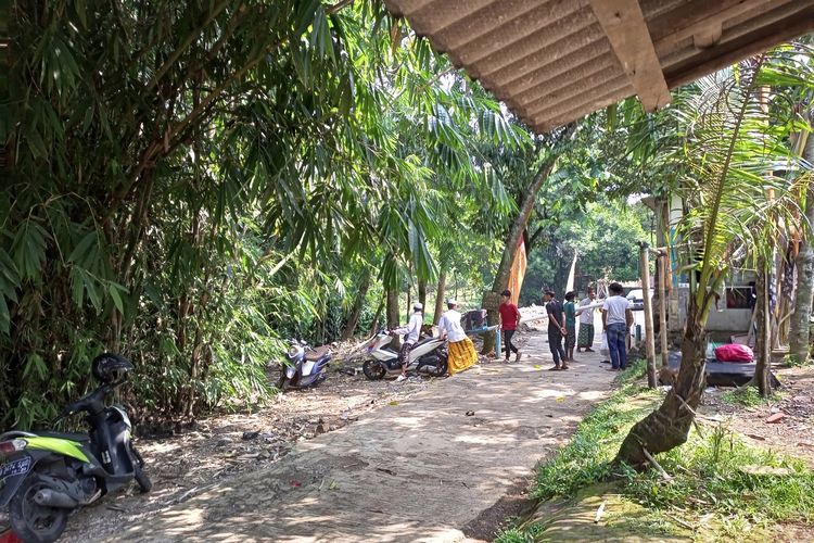 Kondisi terkini Pondok Pesantren (Ponpes) Tajul Alawiyyin milik Bahar bin Smith di Desa Pabuaran, Kecamatan Kemang, Kabupaten Bogor, Jawa Barat, Senin (15/5/2023). Terpantau ponpes masih diisi kegiatan oleh para santri usai terjadi penembakan terhadap Bahar di sekitar kawasan Pusbang SDM Aparatur Perhubungan Kementerian Perhubungan di Kemang, Kabupaten Bogor, Jawa Barat, pada Jumat (12/5/2023). 