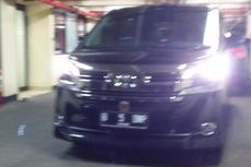 Usai OTT,  Ada Mobil Alphard Berlogo DPR RI di Parkiran KPK