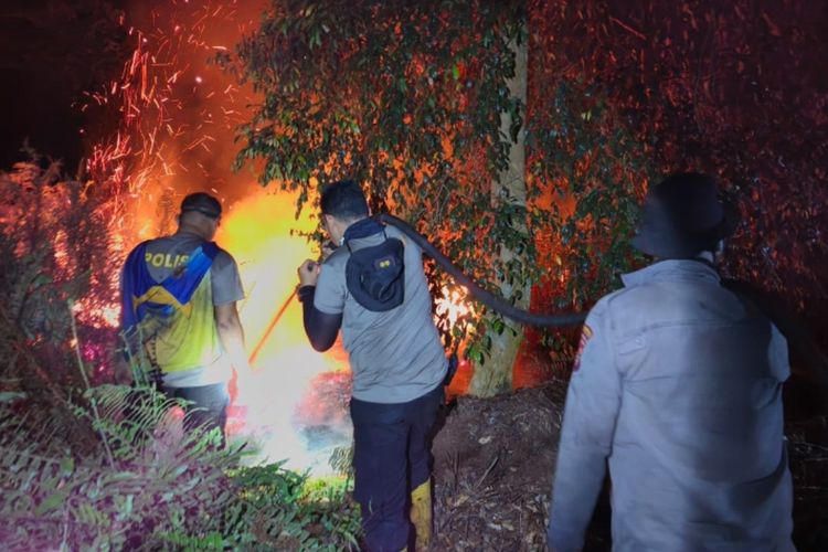 Cerita Kapolres Meranti 6 Hari Tak Pulang Demi Padamkan Karhutla