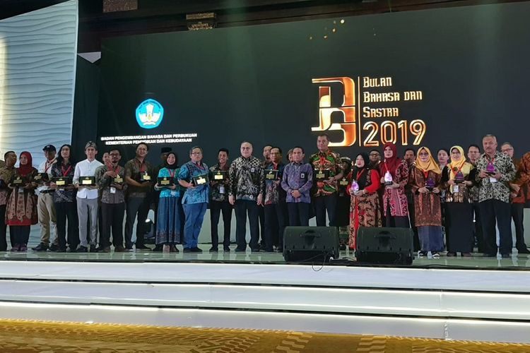 Puncak peringatan Bulan Bahasa dan Sastra 2019 yang diselenggarakan oleh Badan Pengembangan Bahasa dan Perbukuan Kemendikbud di Jakarta, Senin (28/10/2019).