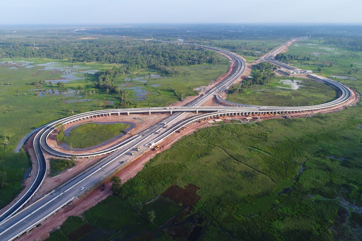 Interchange Kayuagung Jalan Top Terbanggi Besar-Pematang Panggang-Kayu Agung sepanjang 189 kilometer. Jalan bebas hambatan ini merupakan bagian dari jaringan Jalan Tol Trans-Sumatera (JTTS). Hingga saat ini, merupakan tol terpanjang di Indonesia.