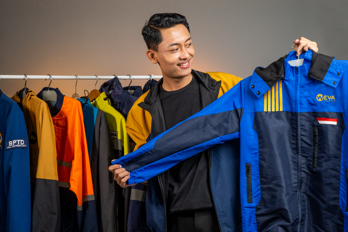 Jaket parasut Weva
