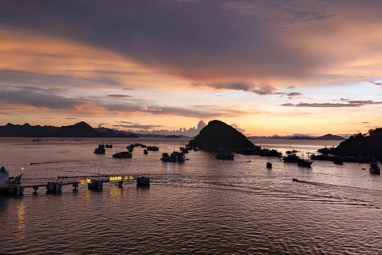 Labuan Bajo sidah ditetapkan menjadi wisata super premium di Indonesia. Kini Pariwisatanya sudah menggeliat selama pandemi Covid19 dua tahun ini, Selasa, (15/3/2022). (KOMPAS.com/MARKUS MAKUR)