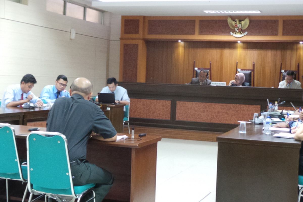 Sidang dugaan praktik monopoli antara PT Tirta Investama (Aqua) dan PT Balina Agung Perkasa (BAP) dengan PT Tirta Fresindo Jaya (Le Minerale), di kantor KPPU, Jakarta Pusat, Selasa (18/7/2017).