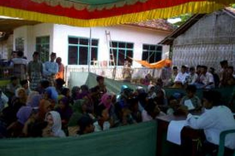 Suasana Pemilu ulang di Desa Tamba Agung, Kecamatan Ambunten, Kabupayen Sumenep, Ahad (13/4/2014). 