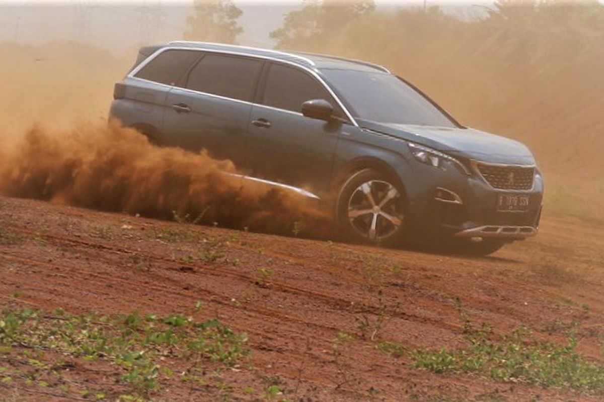 Test drive Peugeot 5008